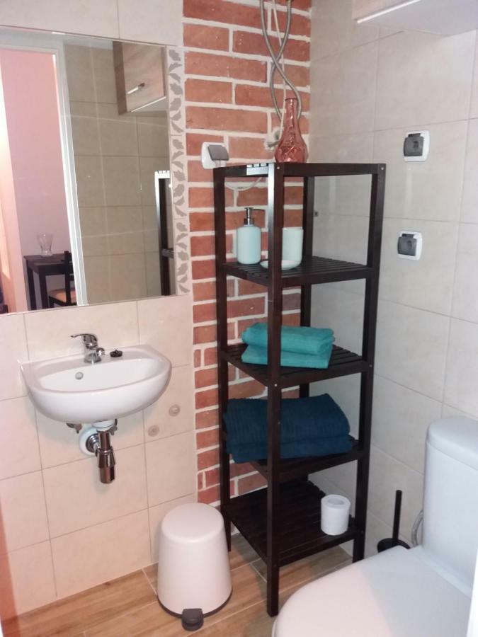 Klimatyczny Apartament Apartment Krasków Exterior foto